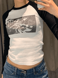 Lilideco Figure Graphic Raglan Long Sleeve Crop Top